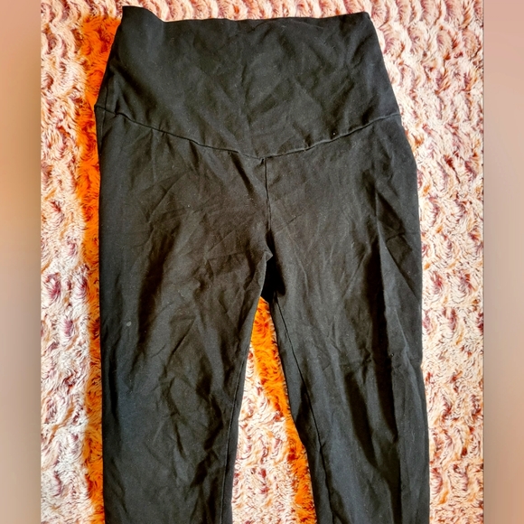 Maternity Leggings - Picture 2 of 3